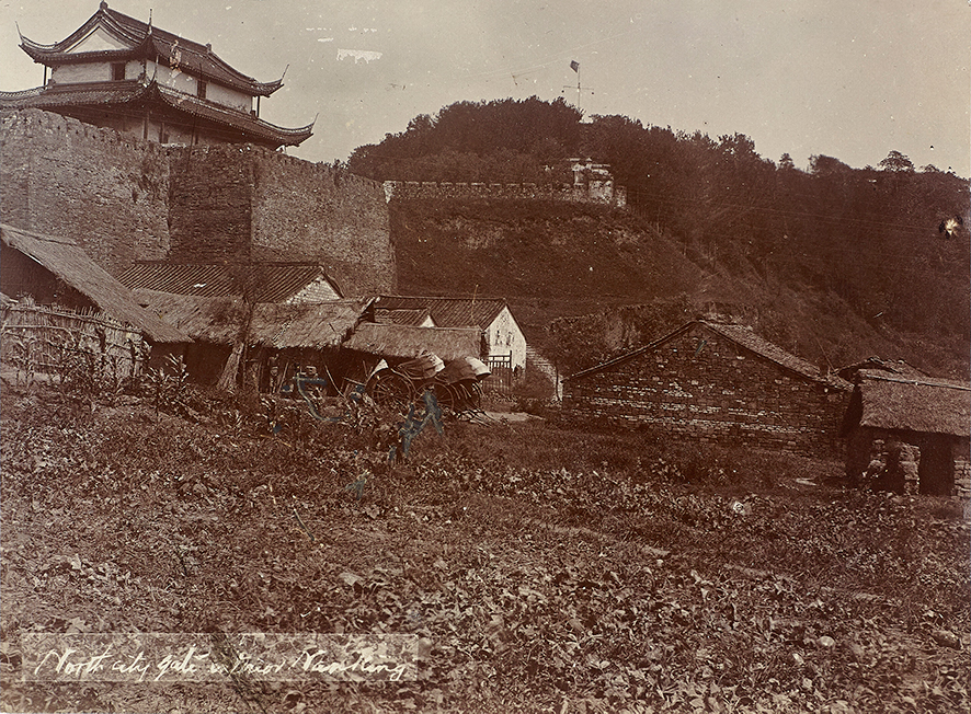 清（1900年）南京城墙仪凤门城外黑白照片